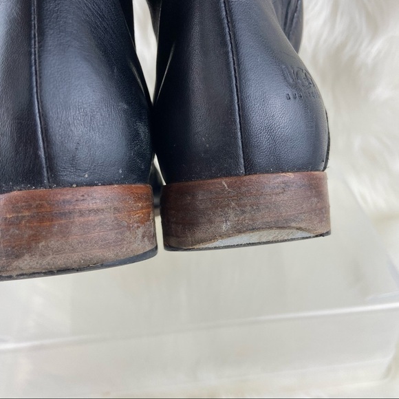 UGG LEATHER FINNEGAN BOOTIES - Picture 5 of 12
